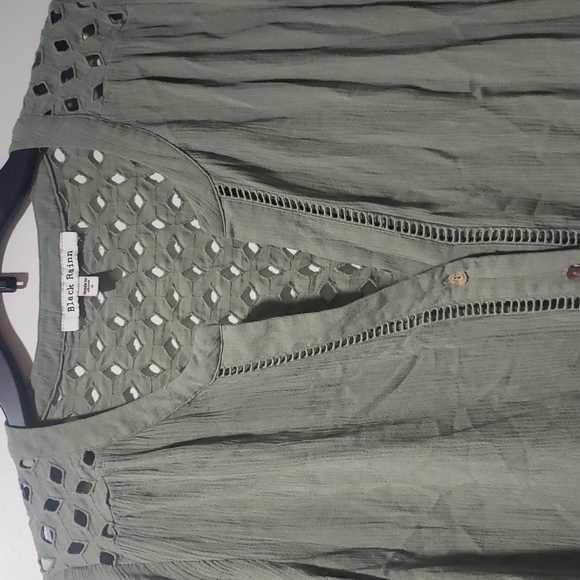 Top - Picture 2 of 10